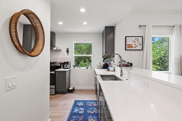 1803 Bouldin Ave, Austin, TX 78704
