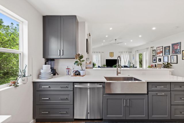 1803 Bouldin Ave, Austin, TX 78704