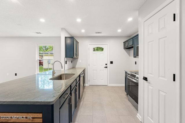 3055 LOWELL Avenue, Jacksonville, FL 32254