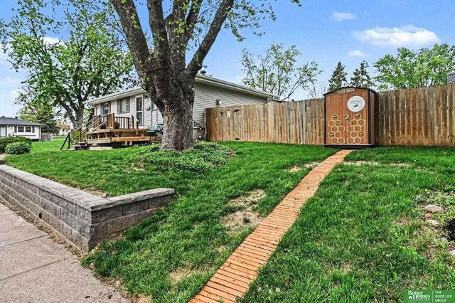 13620 Oak Street, Omaha, NE 68144