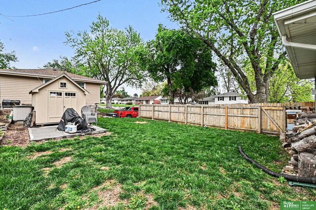 13620 Oak Street, Omaha, NE 68144