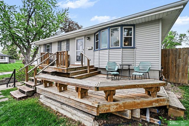 13620 Oak Street, Omaha, NE 68144