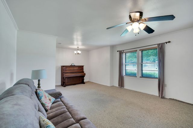 508 E Henderson Street, Itasca, TX 76055