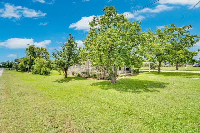 508 E Henderson Street, Itasca, TX 76055