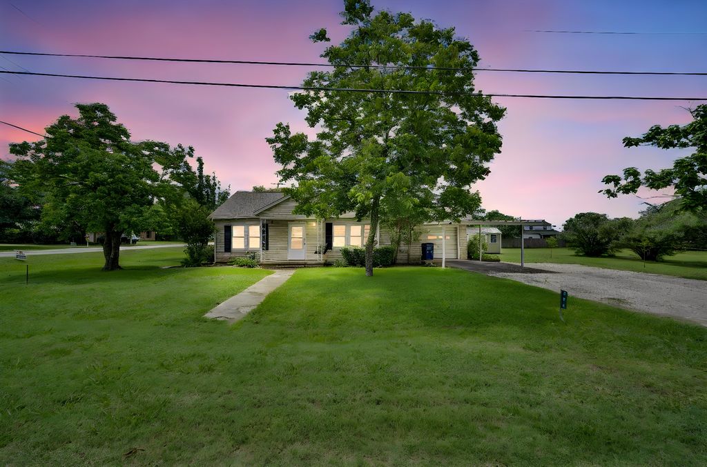 508 E Henderson Street, Itasca, TX 76055