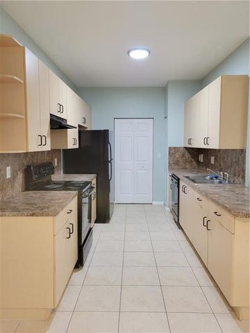 3569 Forest Hill Boulevard 117, Palm Springs, FL 33406