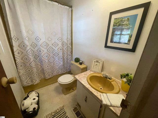 75 Edgewater Drive, Waterloo, SC 29384