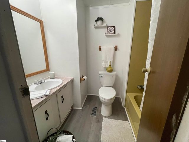 75 Edgewater Drive, Waterloo, SC 29384