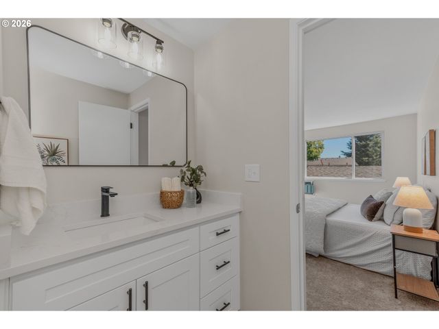 1839 BOCA RATAN Dr, Lake Oswego, OR 97034
