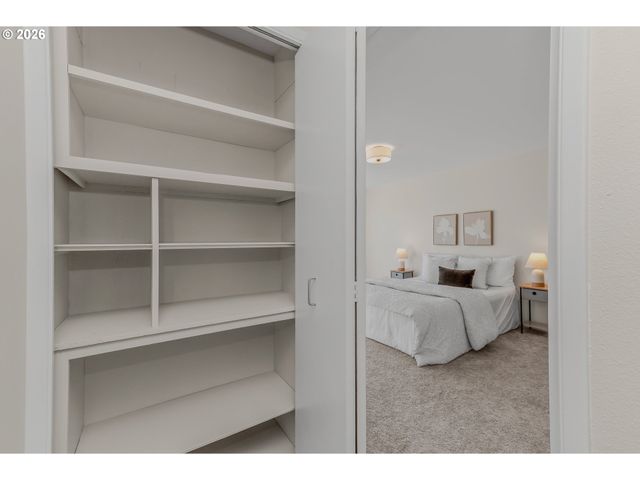 1839 BOCA RATAN Dr, Lake Oswego, OR 97034