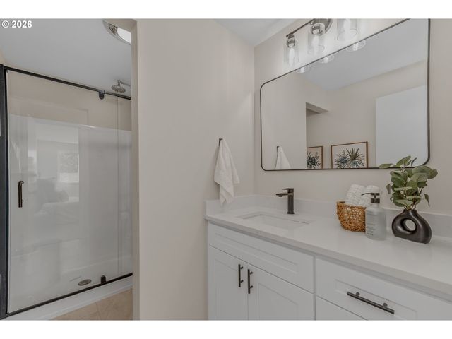1839 BOCA RATAN Dr, Lake Oswego, OR 97034