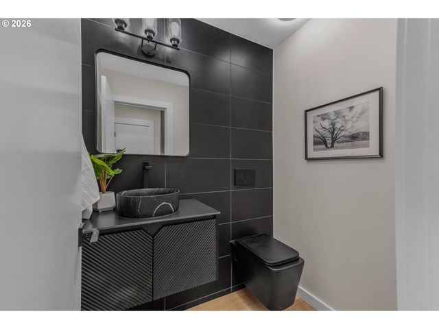 1839 BOCA RATAN Dr, Lake Oswego, OR 97034