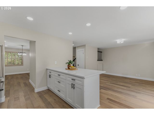 1839 BOCA RATAN Dr, Lake Oswego, OR 97034