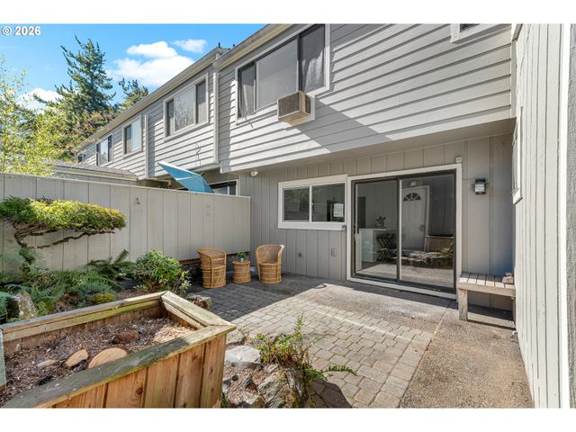 1839 BOCA RATAN Dr, Lake Oswego, OR 97034