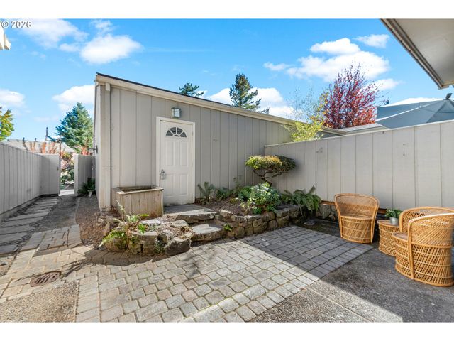 1839 BOCA RATAN Dr, Lake Oswego, OR 97034