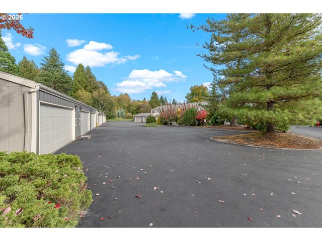 1839 BOCA RATAN Dr, Lake Oswego, OR 97034