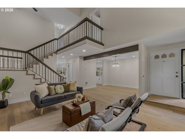 1839 BOCA RATAN Dr, Lake Oswego, OR 97034