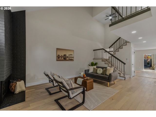1839 BOCA RATAN Dr, Lake Oswego, OR 97034