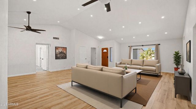 15221 N 42ND Place, Phoenix, AZ 85032