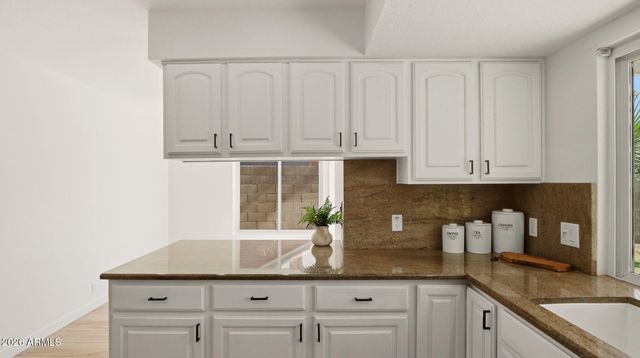 15221 N 42ND Place, Phoenix, AZ 85032