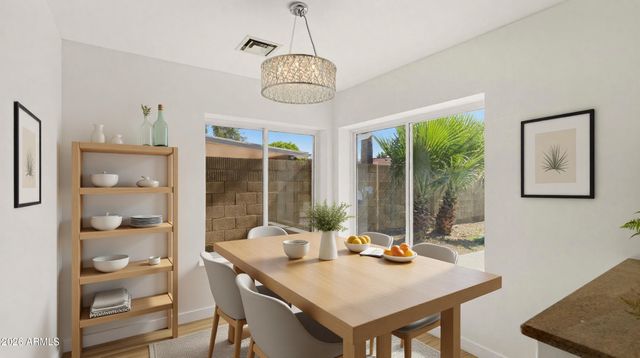 15221 N 42ND Place, Phoenix, AZ 85032