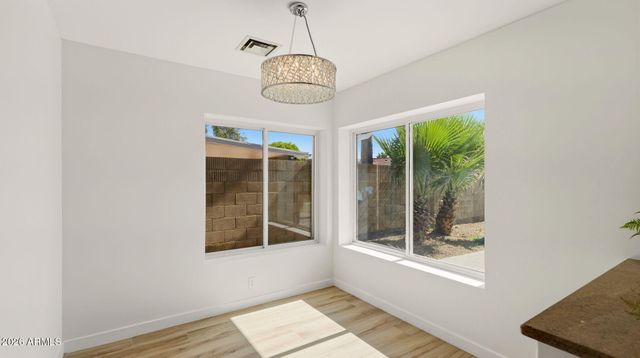 15221 N 42ND Place, Phoenix, AZ 85032