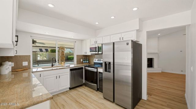 15221 N 42ND Place, Phoenix, AZ 85032