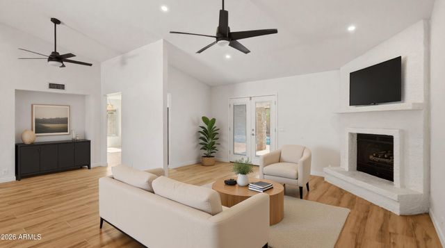 15221 N 42ND Place, Phoenix, AZ 85032