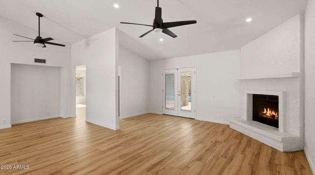 15221 N 42ND Place, Phoenix, AZ 85032