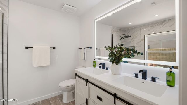 15221 N 42ND Place, Phoenix, AZ 85032