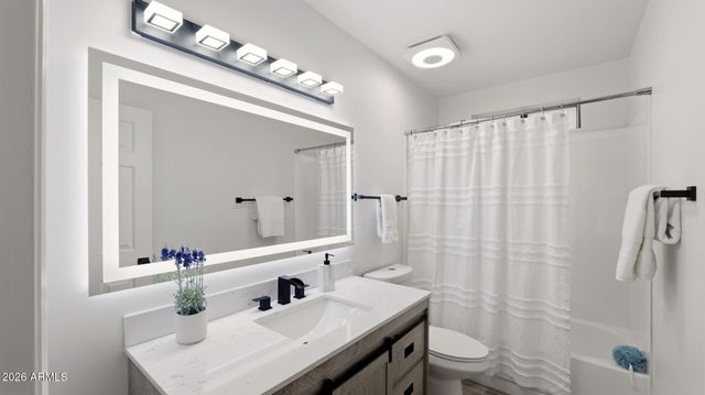 15221 N 42ND Place, Phoenix, AZ 85032