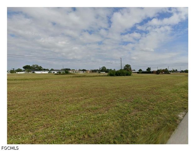 1037 NE 8th ST, Cape Coral, FL 33909