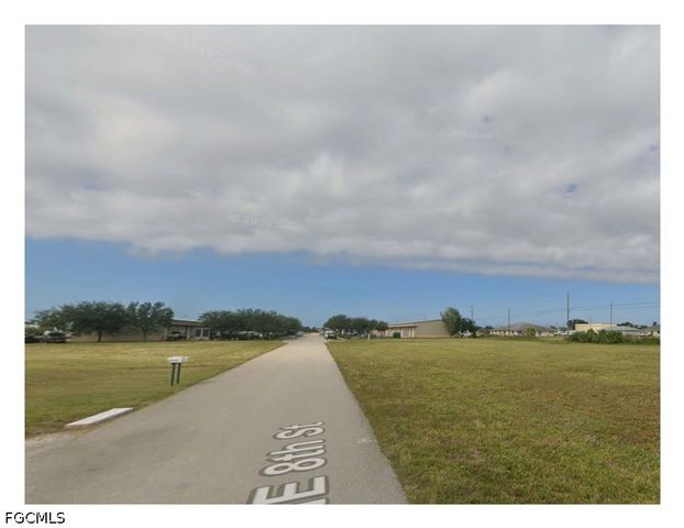 1037 NE 8th ST, Cape Coral, FL 33909