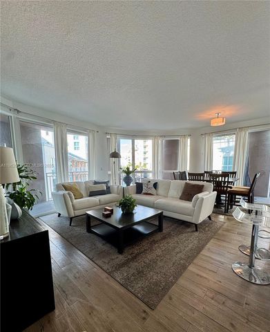 7275 SW 90th Way 301, Miami, FL 33156