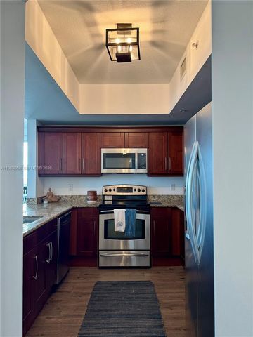 7275 SW 90th Way 301, Miami, FL 33156