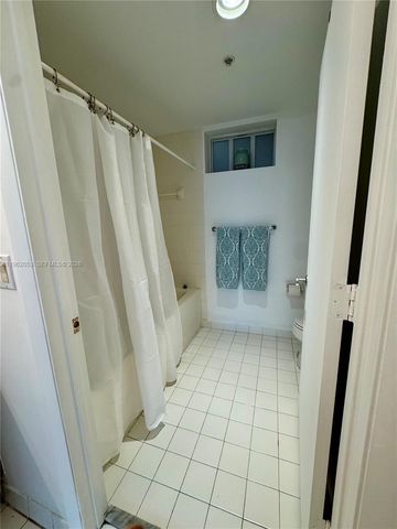 7275 SW 90th Way 301, Miami, FL 33156