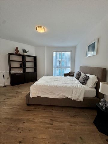 7275 SW 90th Way 301, Miami, FL 33156