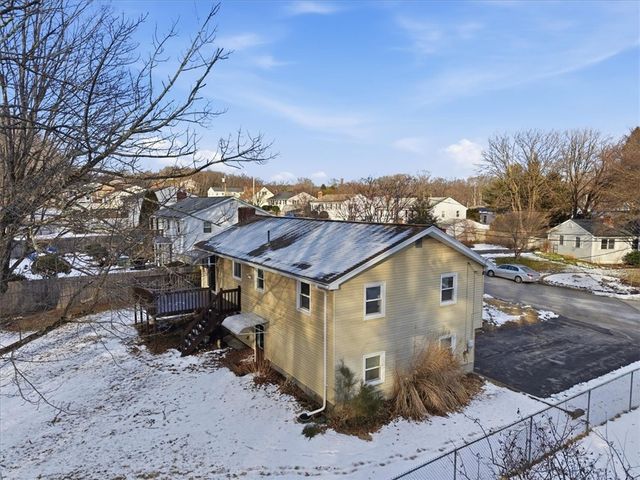 7 Hidden Valley Lane, Lincoln, RI 02865