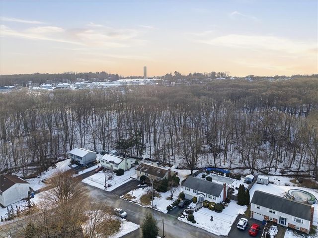 7 Hidden Valley Lane, Lincoln, RI 02865