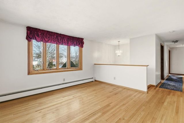 7 Hidden Valley Lane, Lincoln, RI 02865