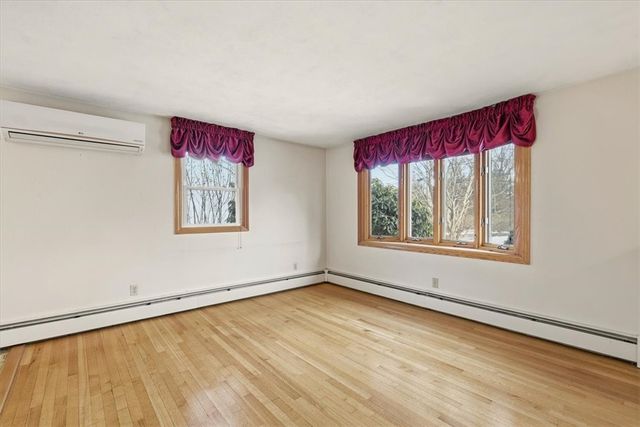 7 Hidden Valley Lane, Lincoln, RI 02865