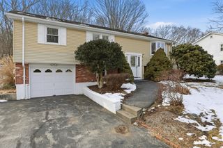 7 Hidden Valley Lane, Lincoln, RI 02865