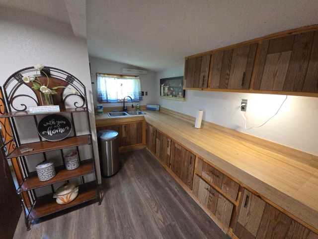 119 Capital Road, Houghton Lake, MI 48629