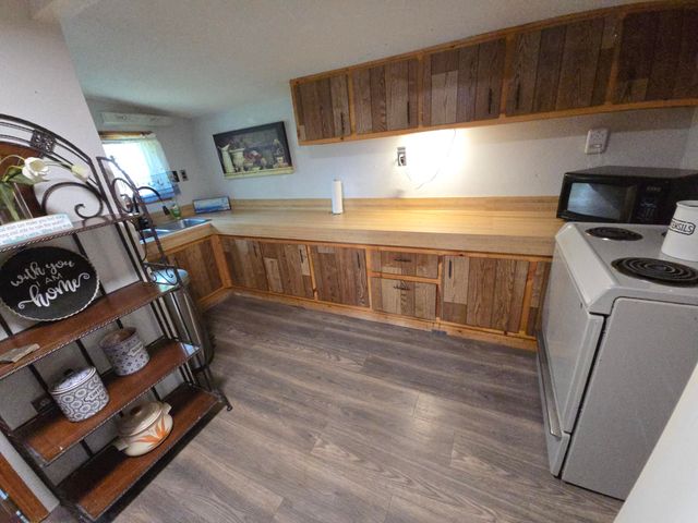 119 Capital Road, Houghton Lake, MI 48629