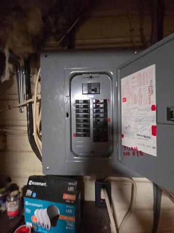 119 Capital Road, Houghton Lake, MI 48629