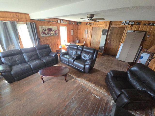 119 Capital Road, Houghton Lake, MI 48629