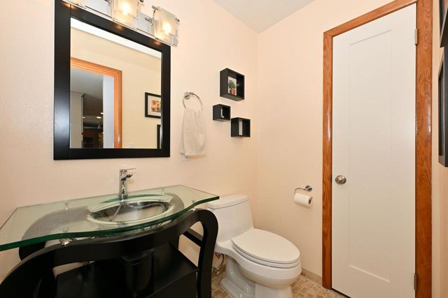 S43W22111 Beeheim ROAD, Waukesha, WI 53189