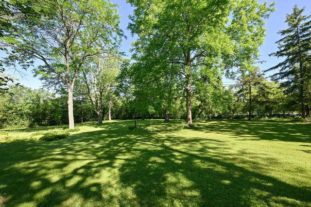 S43W22111 Beeheim ROAD, Waukesha, WI 53189