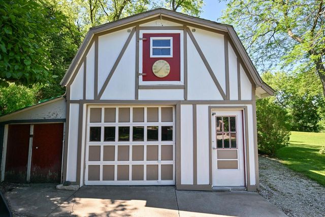 S43W22111 Beeheim ROAD, Waukesha, WI 53189