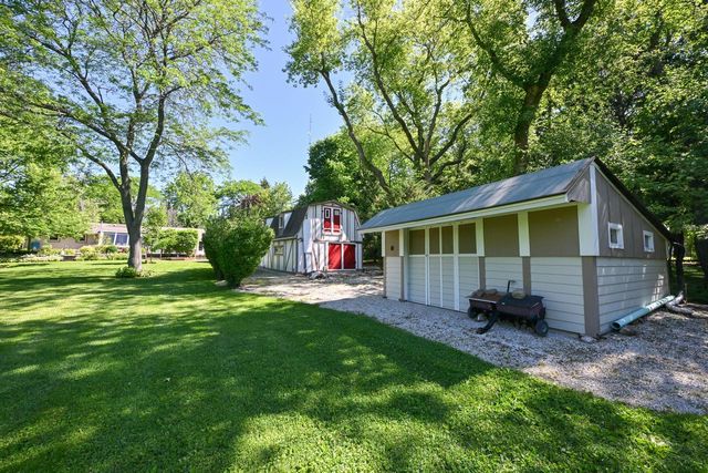 S43W22111 Beeheim ROAD, Waukesha, WI 53189